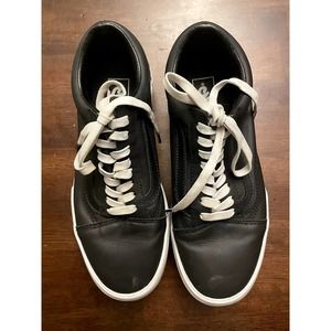 Van's black leather platform sneakers women's 9.5